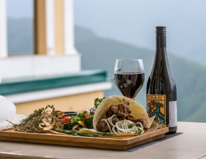 Ресторан The Grill - Отель Novotel Resort and Spa Krasnaya Polyana / Новотель Резорт и Спа Красная Поляна