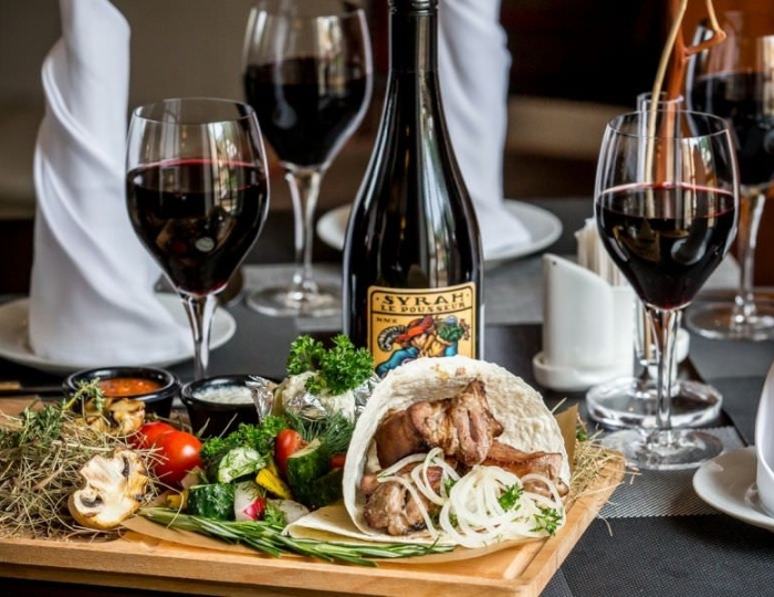 Ресторан The Grill - Отель Novotel Resort and Spa Krasnaya Polyana / Новотель Резорт и Спа Красная Поляна